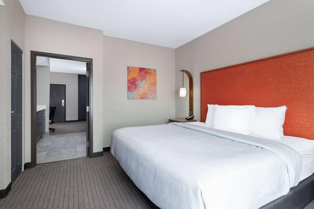 La Quinta Inn & Suites By Wyndham Augusta Fort Eisenhower Room photo