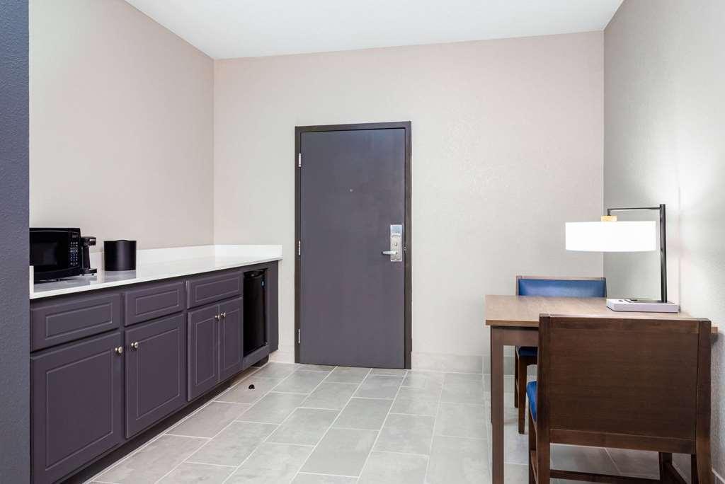 La Quinta Inn & Suites By Wyndham Augusta Fort Eisenhower Room photo